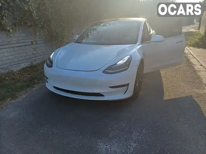 Седан Tesla Model 3 2020 null_content л. обл. Киевская, Киев - Фото 1/6