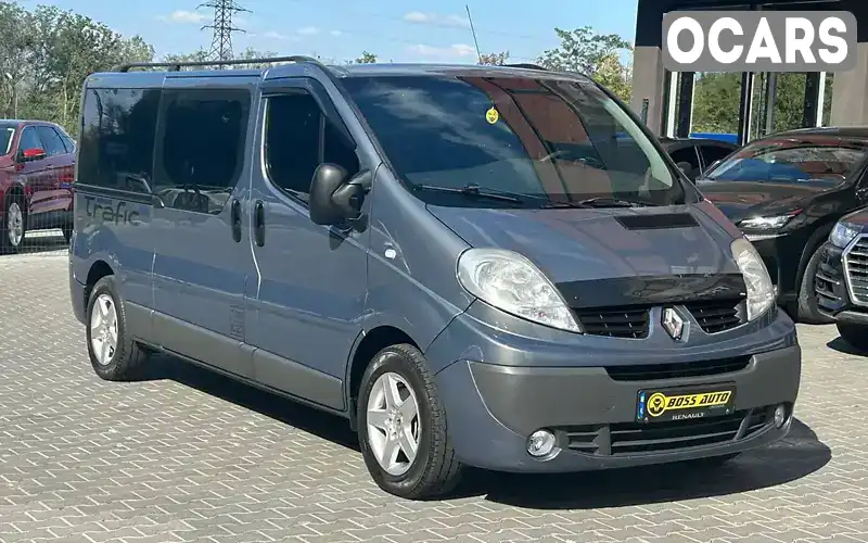 Мінівен Renault Trafic 2013 2 л. Ручна / Механіка обл. Чернівецька, Чернівці - Фото 1/15