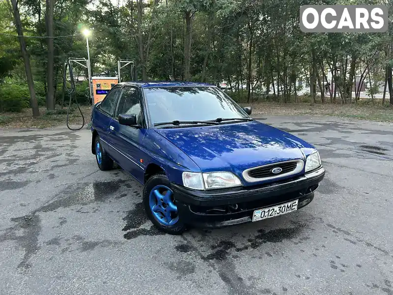 Хэтчбек Ford Escort 1993 1.4 л. Ручная / Механика обл. Черкасская, Черкассы - Фото 1/21