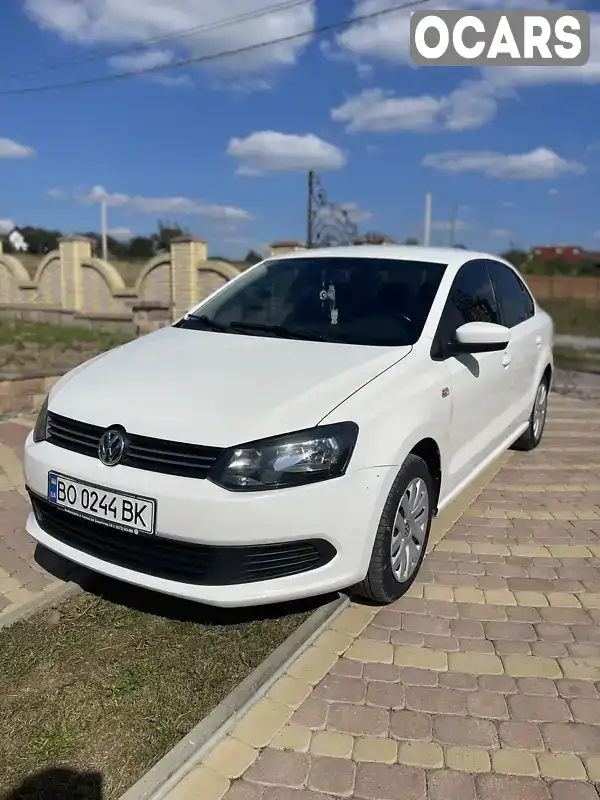 Седан Volkswagen Polo 2012 1.6 л. Ручна / Механіка обл. Тернопільська, Тернопіль - Фото 1/21