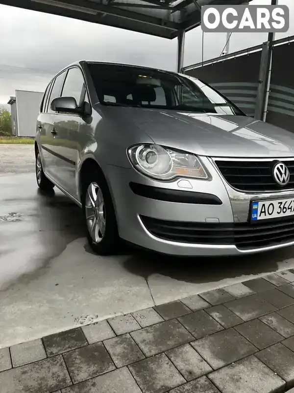 Мінівен Volkswagen Touran 2006 1.9 л. Ручна / Механіка обл. Закарпатська, Великий Березний - Фото 1/21