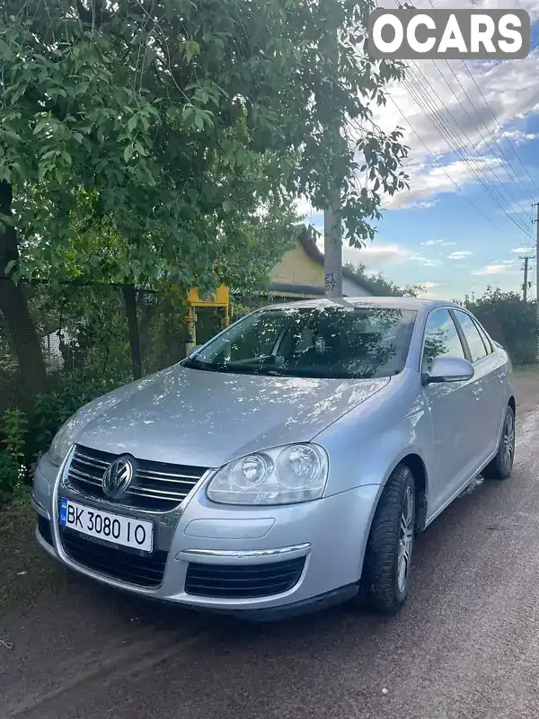 Седан Volkswagen Jetta 2007 1.6 л. Ручна / Механіка обл. Рівненська, location.city.klesiv - Фото 1/11