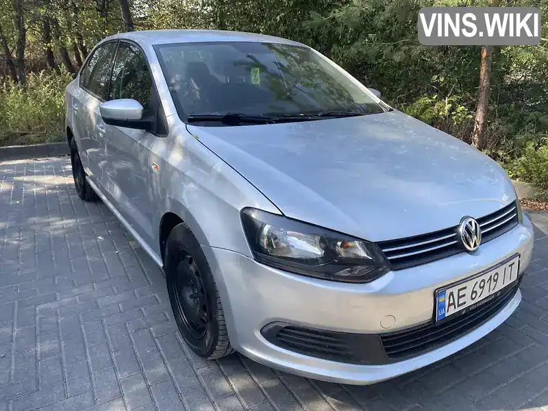 Седан Volkswagen Polo 2011 1.6 л. Автомат обл. Дніпропетровська, Новомосковськ - Фото 1/21