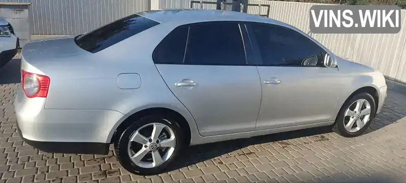 Седан Volkswagen Jetta 2005 1.6 л. Ручна / Механіка обл. Хмельницька, Старокостянтинів - Фото 1/20