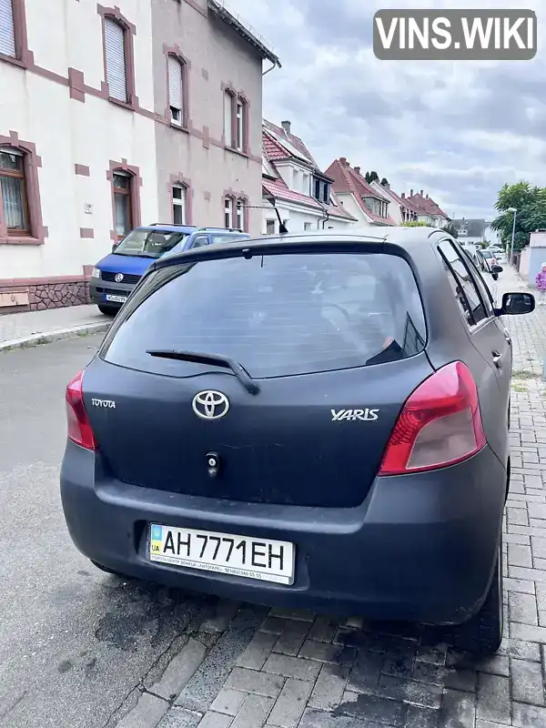 Седан Toyota Yaris 2006 1.3 л. Ручна / Механіка обл. Київська, Київ - Фото 1/9