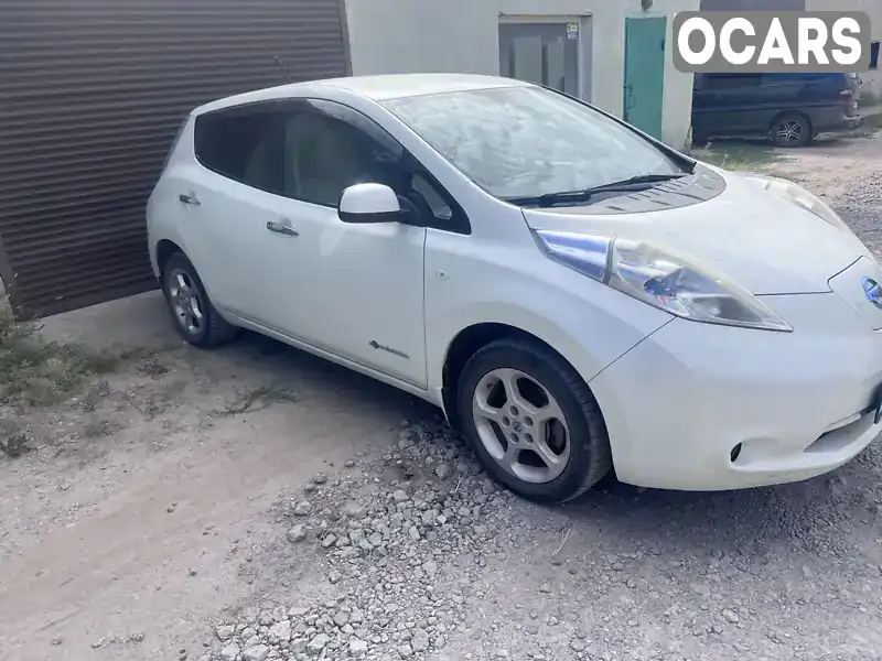 ZE0003051 Nissan Leaf 2011 Хэтчбек  Фото 1