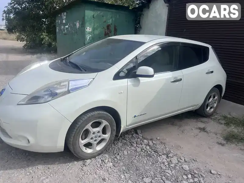 ZE0003051 Nissan Leaf 2011 Хэтчбек  Фото 2