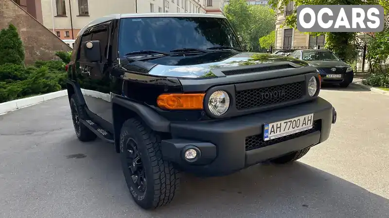 Позашляховик / Кросовер Toyota FJ Cruiser 2012 3.96 л. Автомат обл. Київська, Київ - Фото 1/21