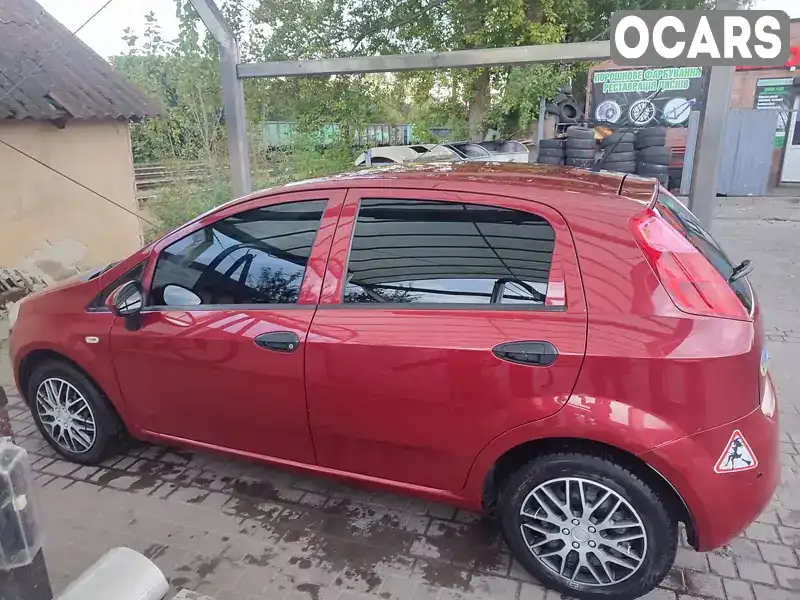 Хетчбек Fiat Grande Punto 2010 1.4 л. Автомат обл. Львівська, Львів - Фото 1/21