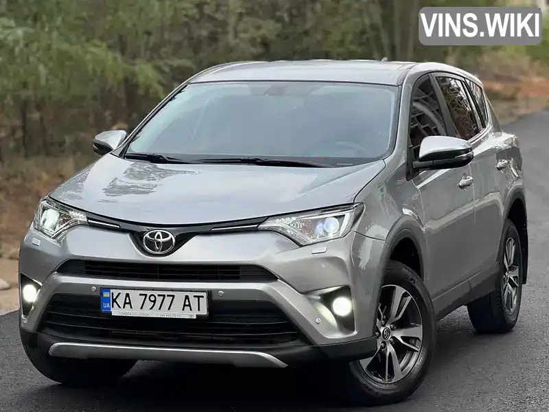 Внедорожник / Кроссовер Toyota RAV4 2018 1.99 л. обл. Закарпатская, Ужгород - Фото 1/21