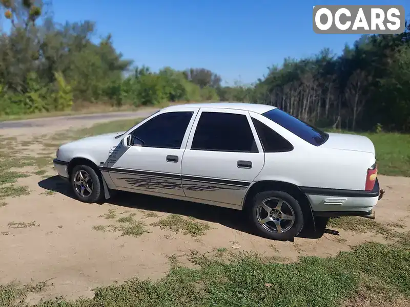 Седан Opel Vectra 1991 2 л. Ручна / Механіка обл. Вінницька, Бершадь - Фото 1/21