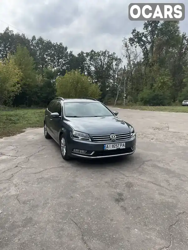 Універсал Volkswagen Passat 2013 2 л. Ручна / Механіка обл. Київська, Бориспіль - Фото 1/9