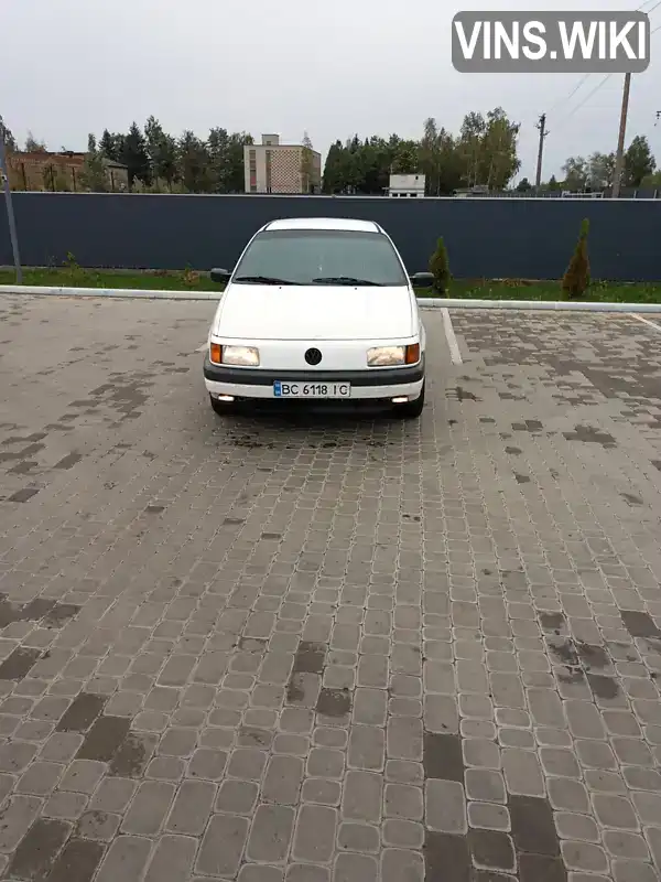 Седан Volkswagen Passat 1993 1.98 л. Ручная / Механика обл. Львовская, Червоноград - Фото 1/12