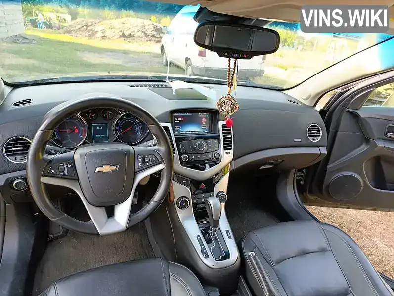 Седан Chevrolet Cruze 2015 2 л. Автомат обл. Полтавская, Полтава - Фото 1/9