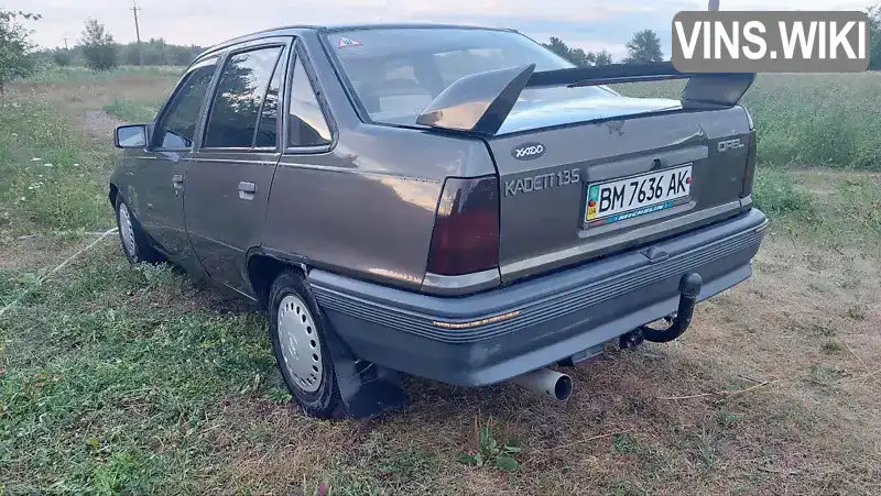 W0L000039G5210693 Opel Kadett 1986 Седан 1.3 л. Фото 2