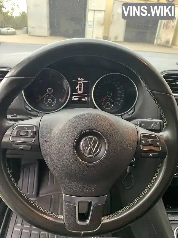 Универсал Volkswagen Golf 2013 1.6 л. Ручная / Механика обл. Тернопольская, Гусятин - Фото 1/12