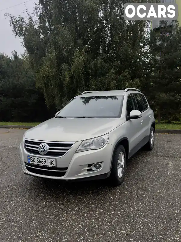 Позашляховик / Кросовер Volkswagen Tiguan 2011 1.39 л. Ручна / Механіка обл. Рівненська, Дубровиця - Фото 1/21