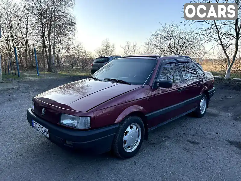 Седан Volkswagen Passat 1989 1.8 л. Ручна / Механіка обл. Рівненська, Здолбунів - Фото 1/13