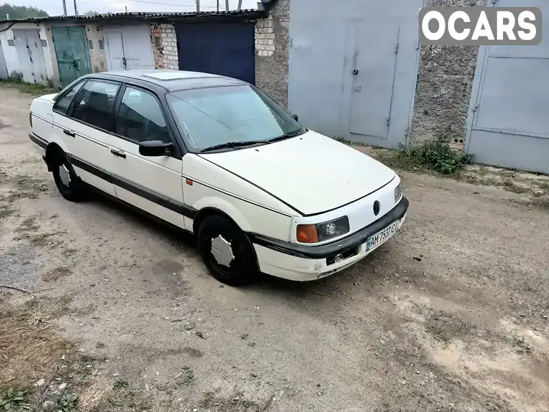 WVWZZZ31ZJE010919 Volkswagen Passat 1988 Седан 1.6 л. Фото 1