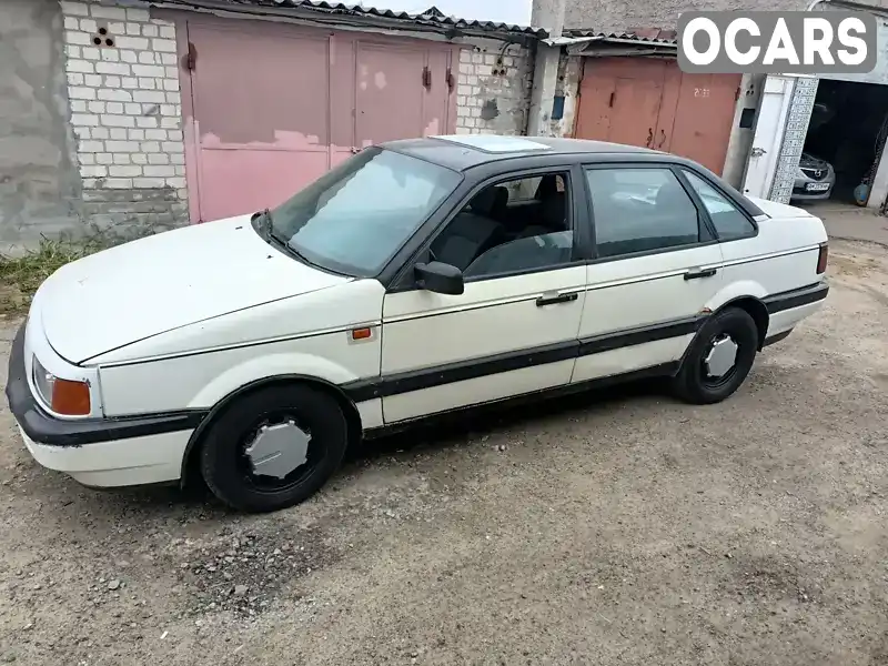 WVWZZZ31ZJE010919 Volkswagen Passat 1988 Седан 1.6 л. Фото 2