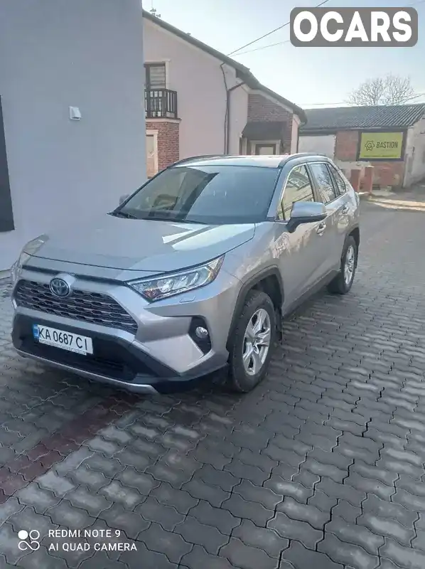 Позашляховик / Кросовер Toyota RAV4 2021 2.49 л. Варіатор обл. Чернівецька, Чернівці - Фото 1/6