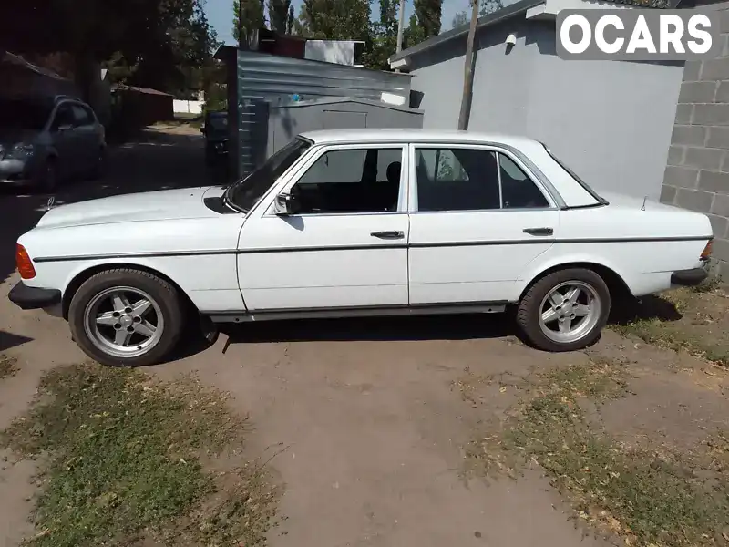 Седан Mercedes-Benz E-Class 1979 2 л. Ручна / Механіка обл. Київська, Яготин - Фото 1/13