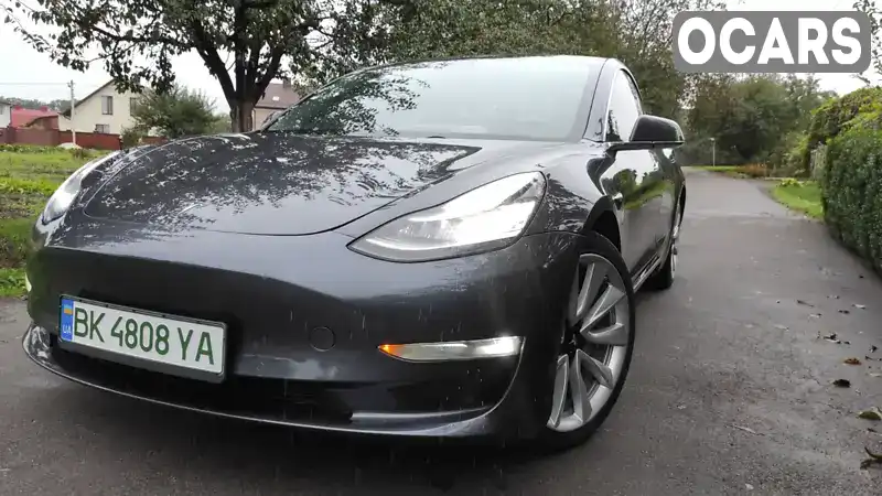 Седан Tesla Model 3 2018 null_content л. Автомат обл. Рівненська, Рівне - Фото 1/21