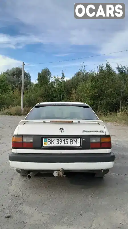 WVWZZZ31ZJE025589 Volkswagen Passat 1988 Седан 1.8 л. Фото 2