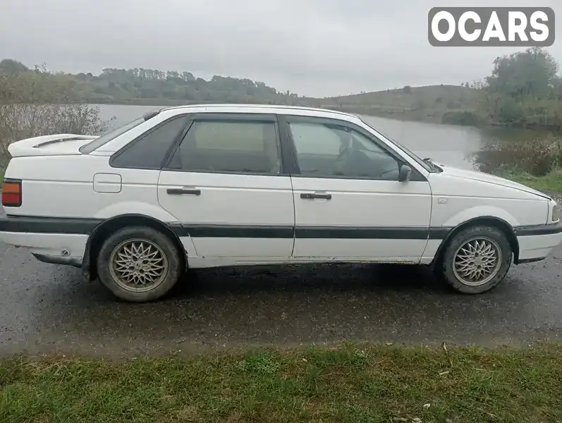 WVWZZZ31ZJE025589 Volkswagen Passat 1988 Седан 1.8 л. Фото 3