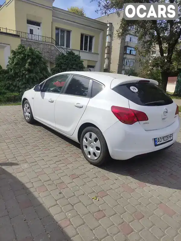 Хетчбек Opel Astra 2012 1.6 л. Ручна / Механіка обл. Закарпатська, Ужгород - Фото 1/6