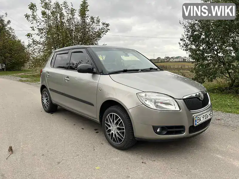 Хэтчбек Skoda Fabia 2008 1.39 л. Ручная / Механика обл. Ровенская, Ровно - Фото 1/21