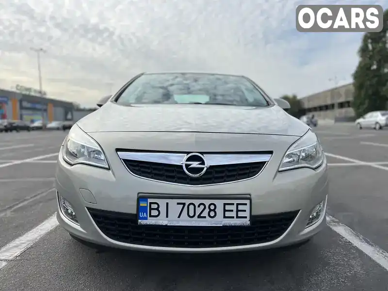 Хетчбек Opel Astra 2010 1.6 л. Автомат обл. Полтавська, Полтава - Фото 1/21