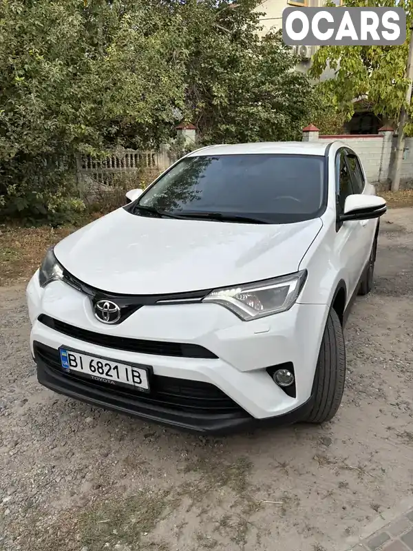 Внедорожник / Кроссовер Toyota RAV4 2018 1.99 л. Автомат обл. Полтавская, Полтава - Фото 1/11