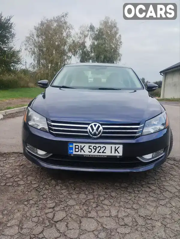 Седан Volkswagen Passat 2012 2 л. Автомат обл. Рівненська, Дубно - Фото 1/21