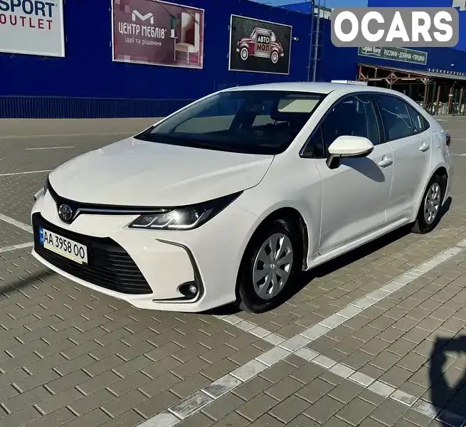 Седан Toyota Corolla 2019 1.6 л. Ручна / Механіка обл. Тернопільська, Тернопіль - Фото 1/18