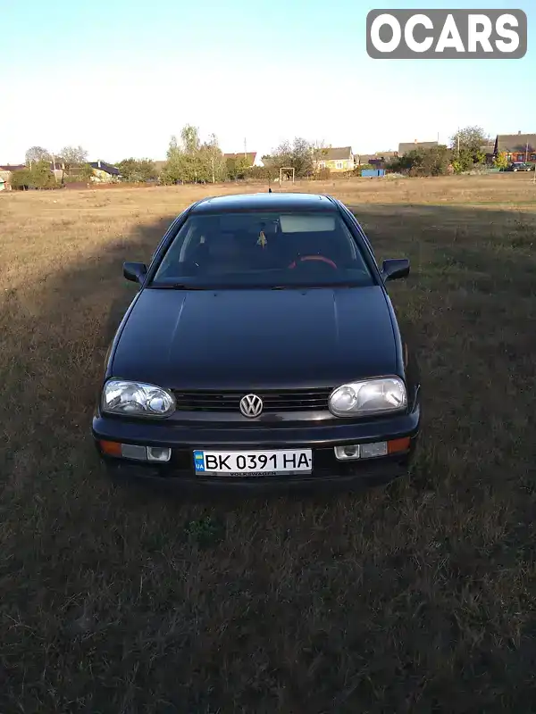 Хетчбек Volkswagen Golf 1996 1.8 л. Ручна / Механіка обл. Рівненська, Дубровиця - Фото 1/14