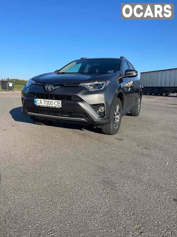 Позашляховик / Кросовер Toyota RAV4 2016 2.49 л. Автомат обл. Черкаська, Умань - Фото 1/18