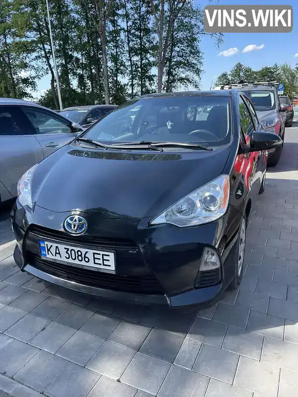 Хэтчбек Toyota Prius C 2014 1.5 л. Автомат обл. Запорожская, Запорожье - Фото 1/16