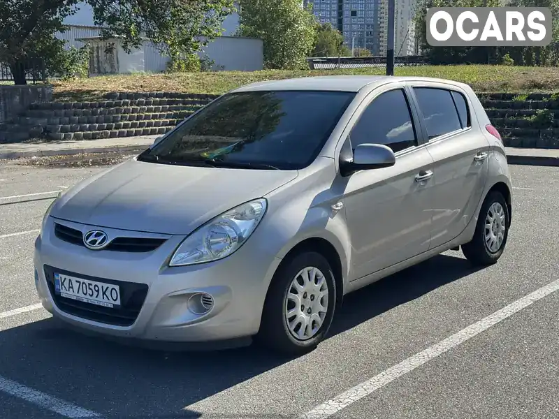 Хетчбек Hyundai i20 2011 1.4 л. Автомат обл. Київська, Київ - Фото 1/21