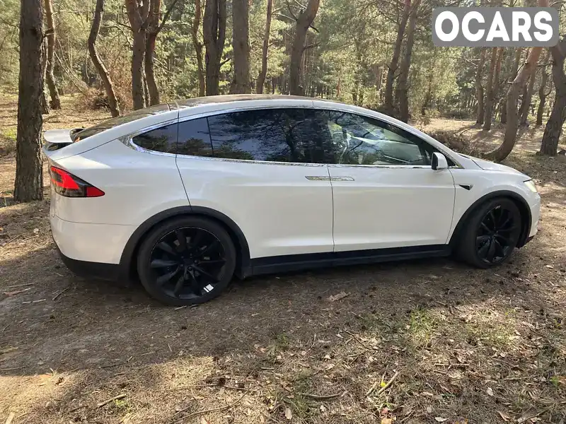 Позашляховик / Кросовер Tesla Model X 2017 null_content л. обл. Дніпропетровська, Дніпро (Дніпропетровськ) - Фото 1/10