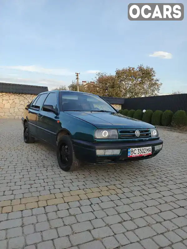 Седан Volkswagen Vento 1995 1.8 л. Ручна / Механіка обл. Львівська, Львів - Фото 1/21