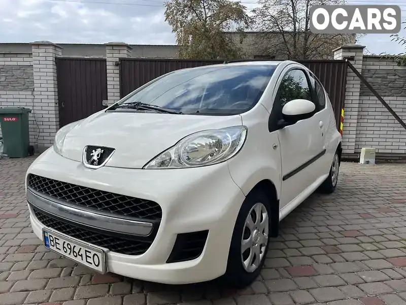 Хетчбек Peugeot 107 2011 1 л. Робот обл. Київська, Київ - Фото 1/16