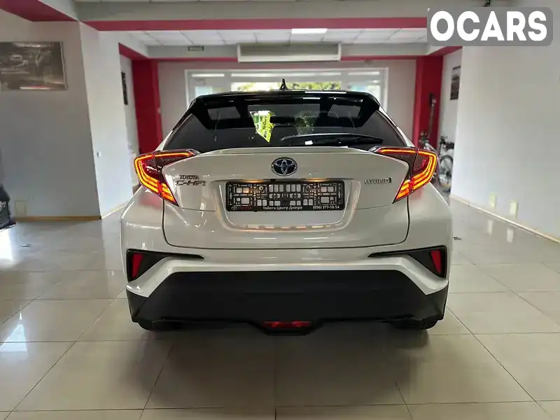 Позашляховик / Кросовер Toyota C-HR 2018 1.8 л. Варіатор обл. Черкаська, Черкаси - Фото 1/21