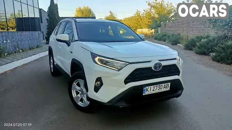 Позашляховик / Кросовер Toyota RAV4 2020 2.49 л. Варіатор обл. Київська, Чубинське - Фото 1/19