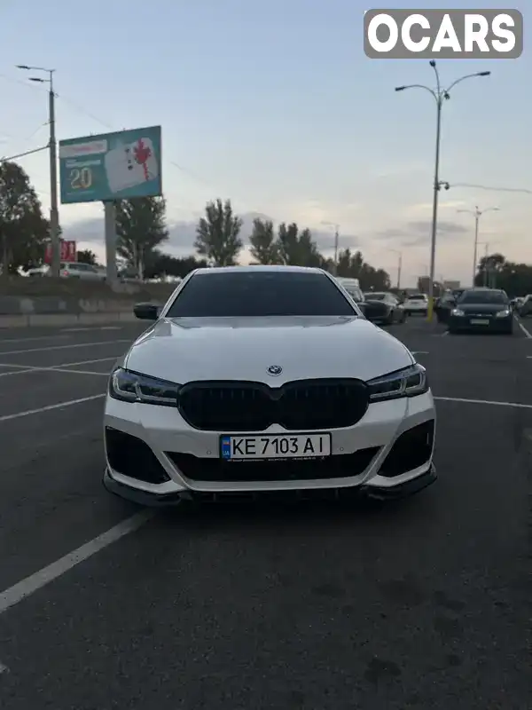 WBAJE7C59JWC57047 BMW 5 Series 2018 Седан 3 л. Фото 3