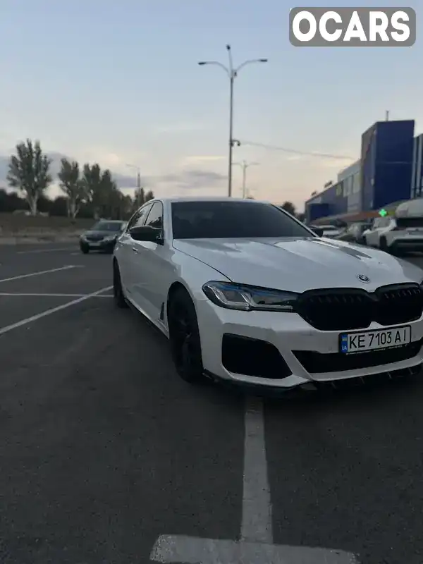 WBAJE7C59JWC57047 BMW 5 Series 2018 Седан 3 л. Фото 5