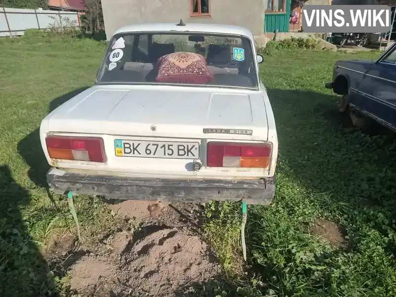 Седан ВАЗ / Lada 2105 1983 1.45 л. Ручная / Механика обл. Львовская, location.city.zhuravno - Фото 1/13