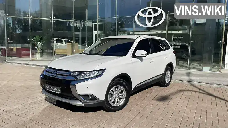 Внедорожник / Кроссовер Mitsubishi Outlander 2017 2 л. Вариатор обл. Киевская, Киев - Фото 1/19