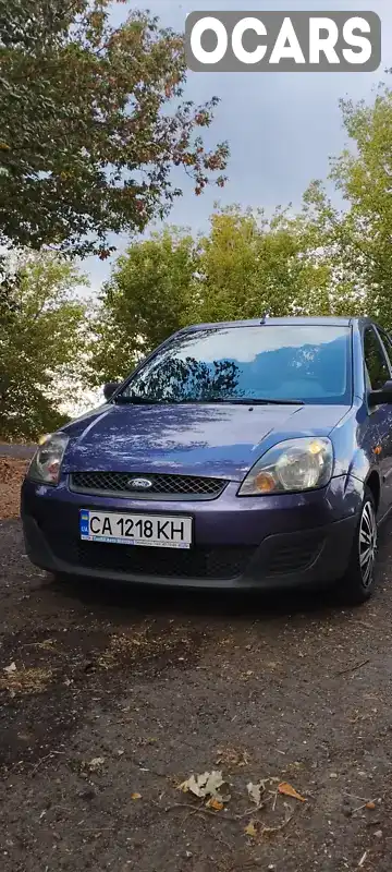 Седан Ford Fiesta 2008 1.24 л. Ручна / Механіка обл. Черкаська, Черкаси - Фото 1/11