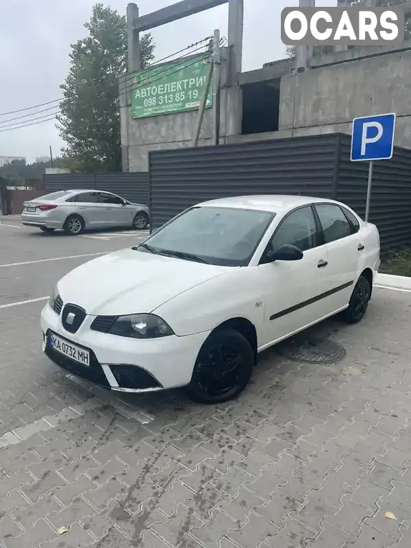 Седан SEAT Cordoba 2004 1.39 л. Ручна / Механіка обл. Київська, Вишневе - Фото 1/20